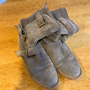 Burberry suede boots